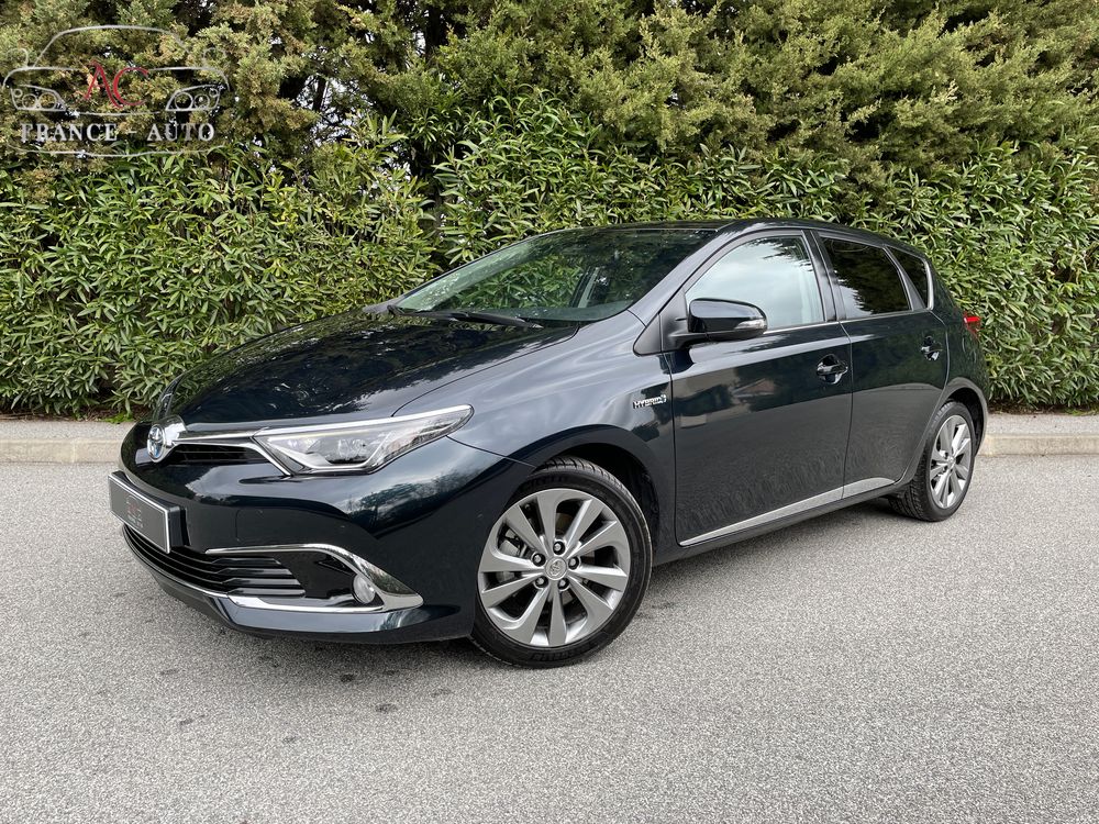 TOYOTA AUTIS hsd executive