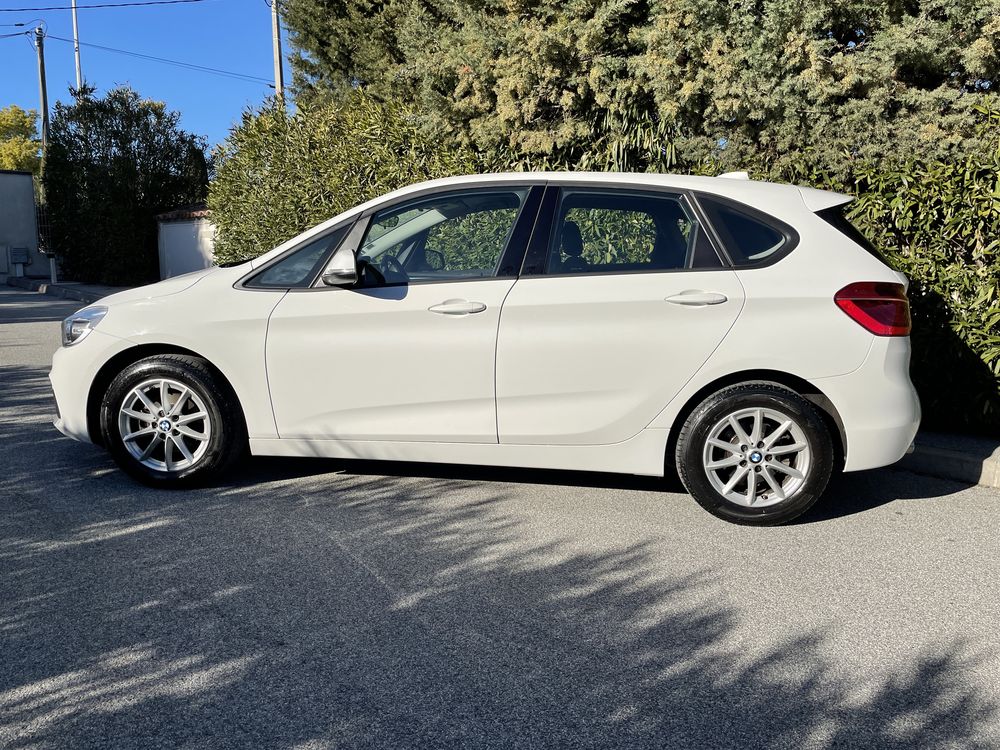 BMW 214D Tourer Première – Image 3