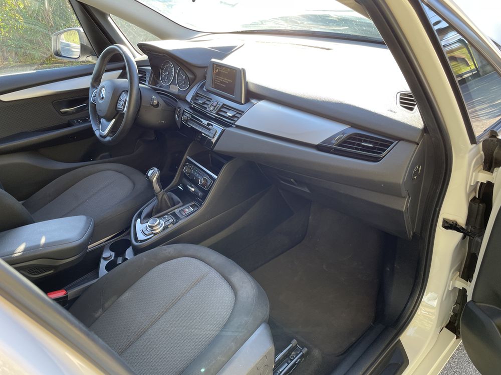 BMW 214D Tourer Première – Image 7