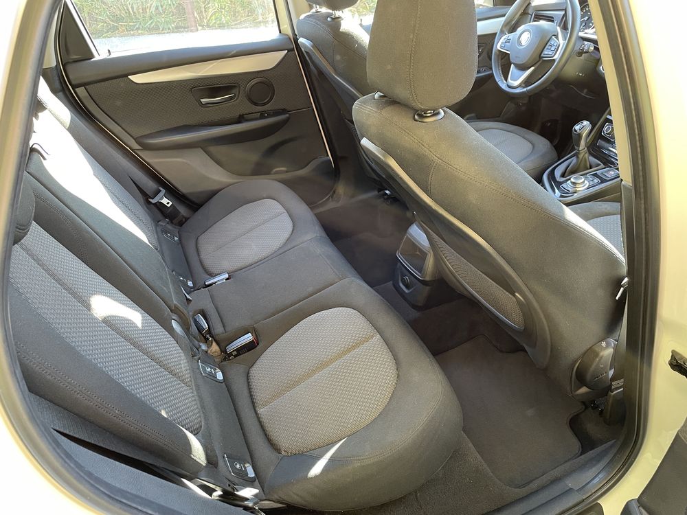 BMW 214D Tourer Première – Image 8