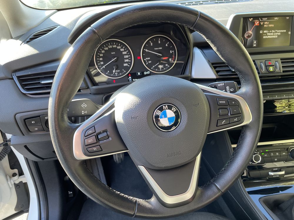 BMW 214D Tourer Première – Image 15