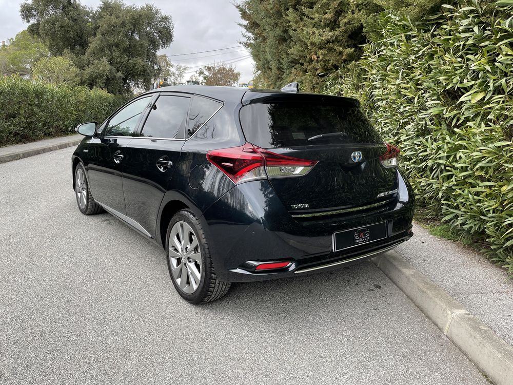 TOYOTA AUTIS hsd executive – Image 4