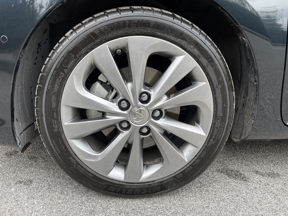 TOYOTA AUTIS hsd executive – Image 14