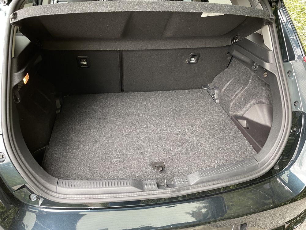 TOYOTA AUTIS hsd executive – Image 24