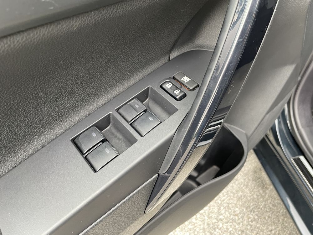 TOYOTA AUTIS hsd executive – Image 22