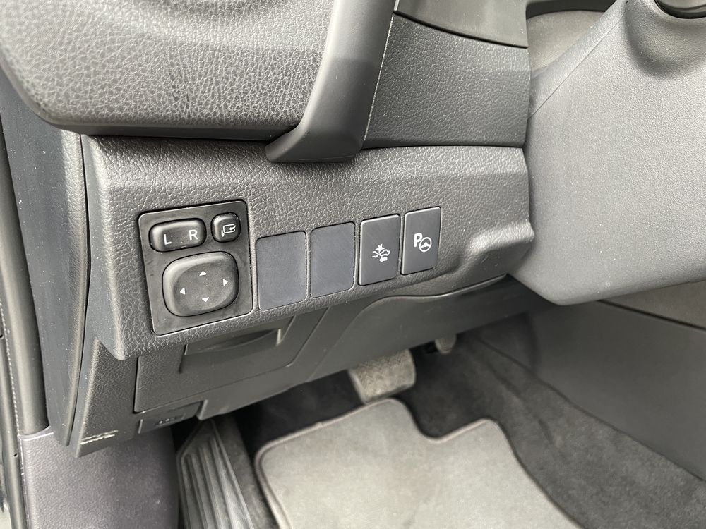 TOYOTA AUTIS hsd executive – Image 23