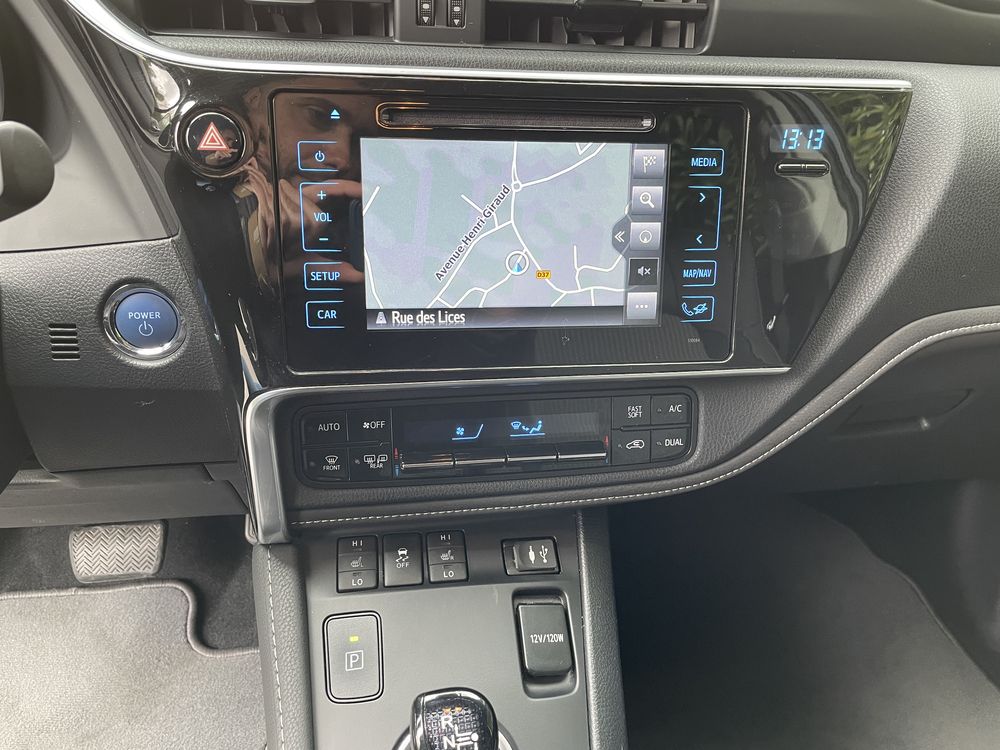 TOYOTA AUTIS hsd executive – Image 19