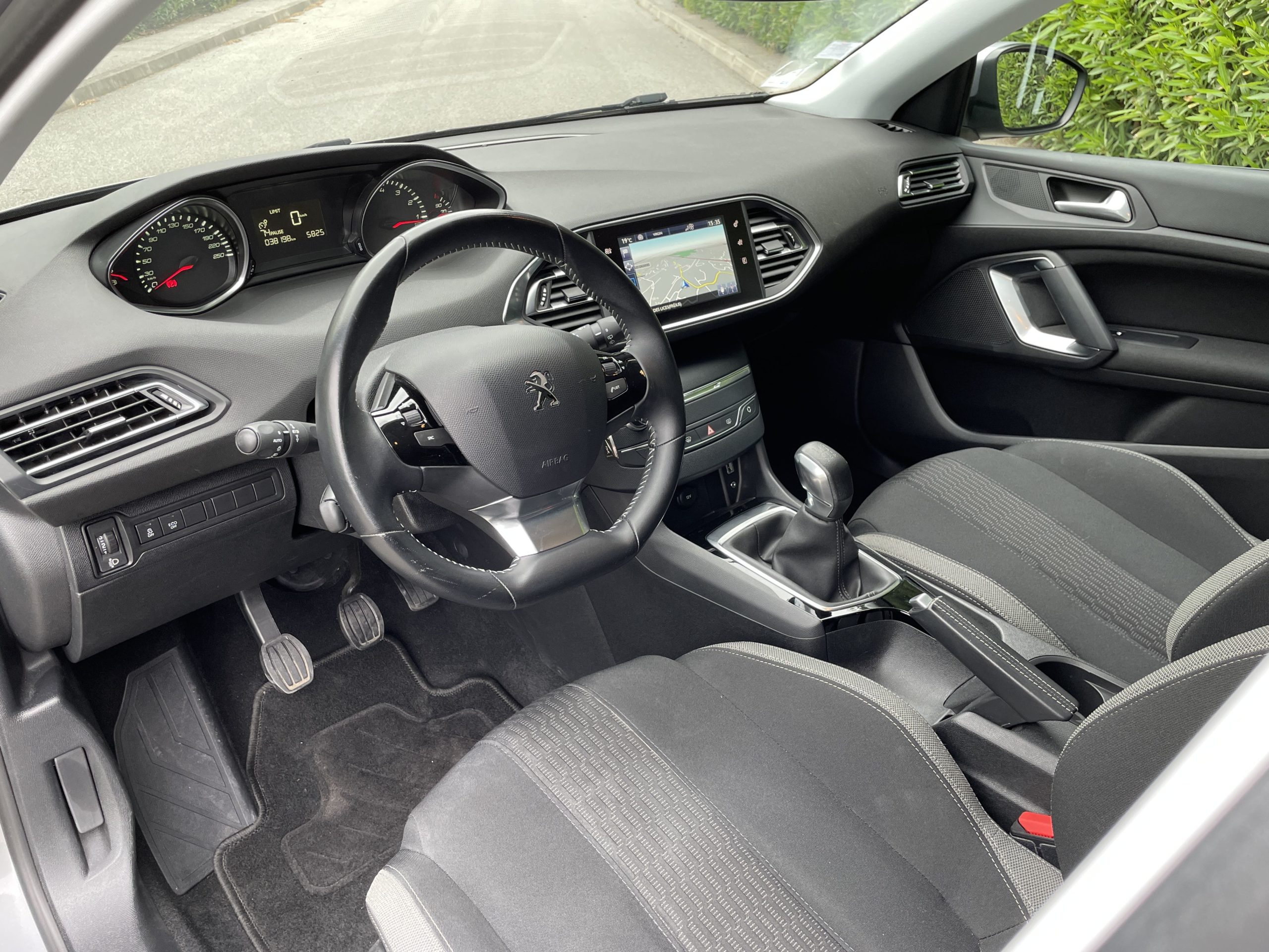 PEUGEOT 308 1.2 PURETECH STYLE 5 PORTES – Image 17