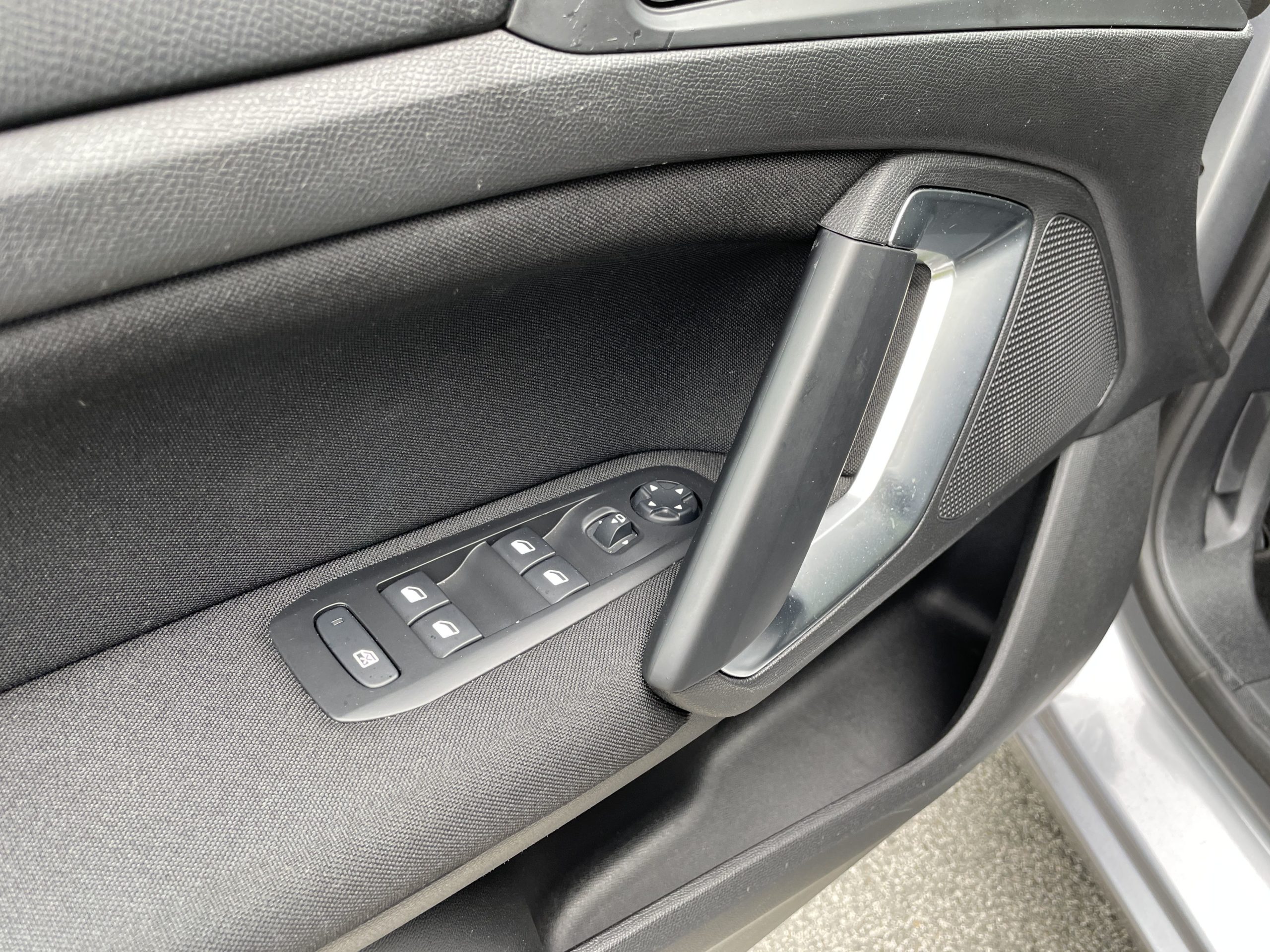 PEUGEOT 308 1.2 PURETECH STYLE 5 PORTES – Image 18