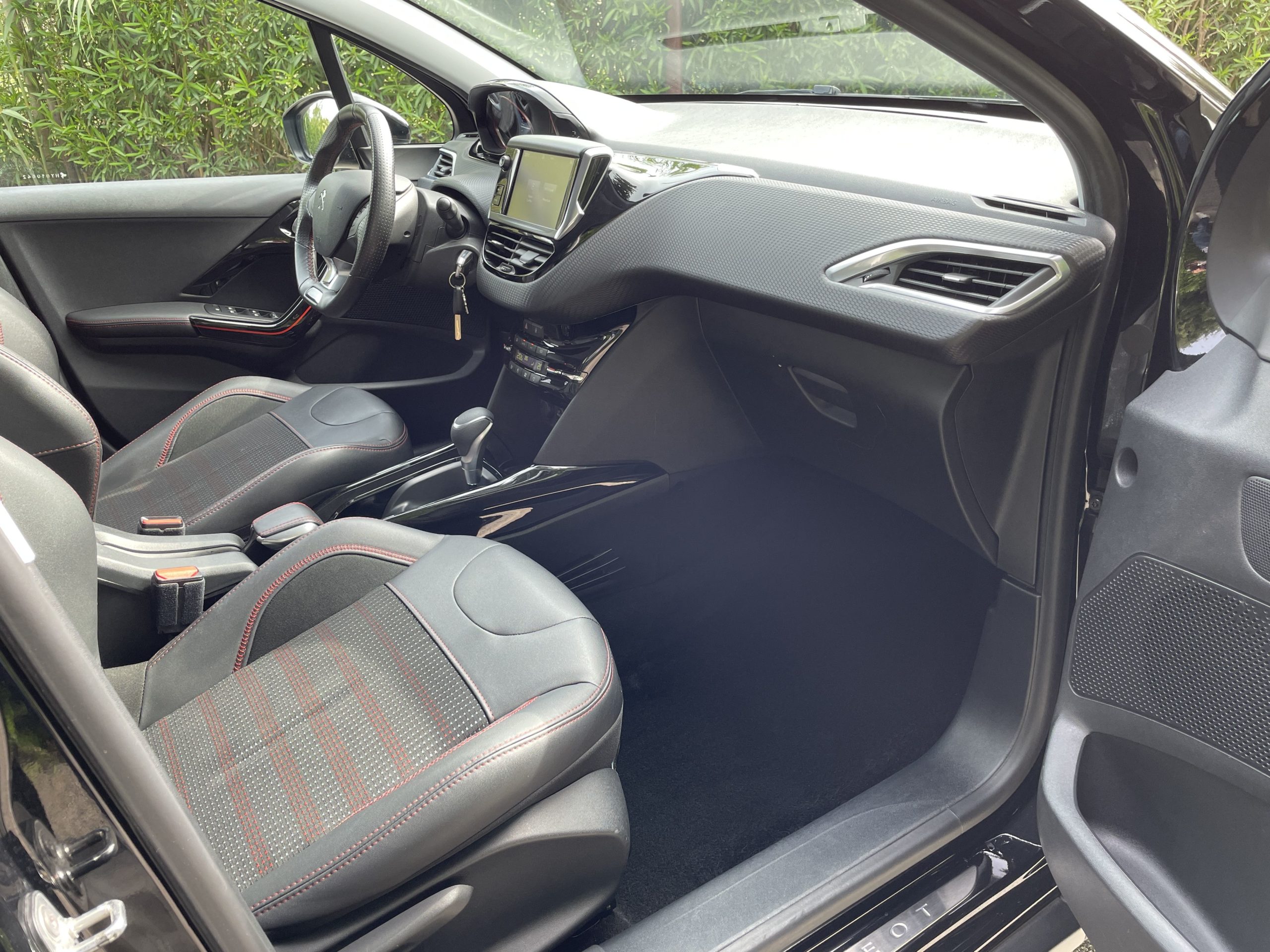 PEUGEOT 2008 GT LINE 110 PURETECH EAT6 – Image 13