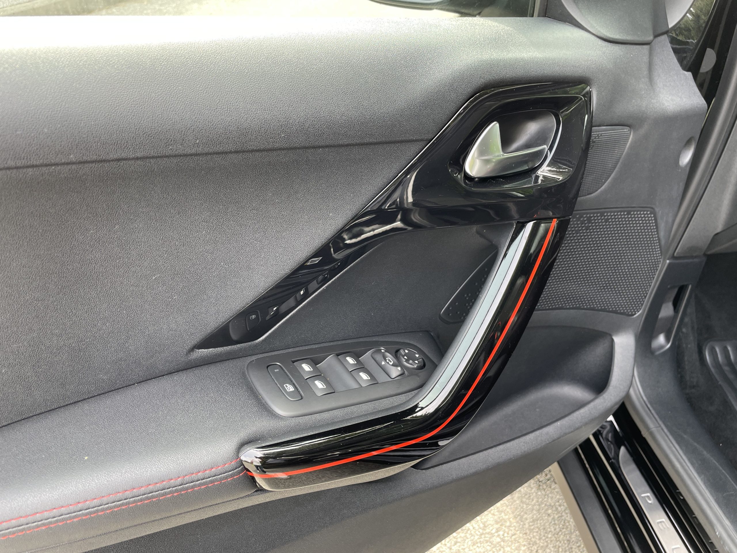 PEUGEOT 2008 GT LINE 110 PURETECH EAT6 – Image 20