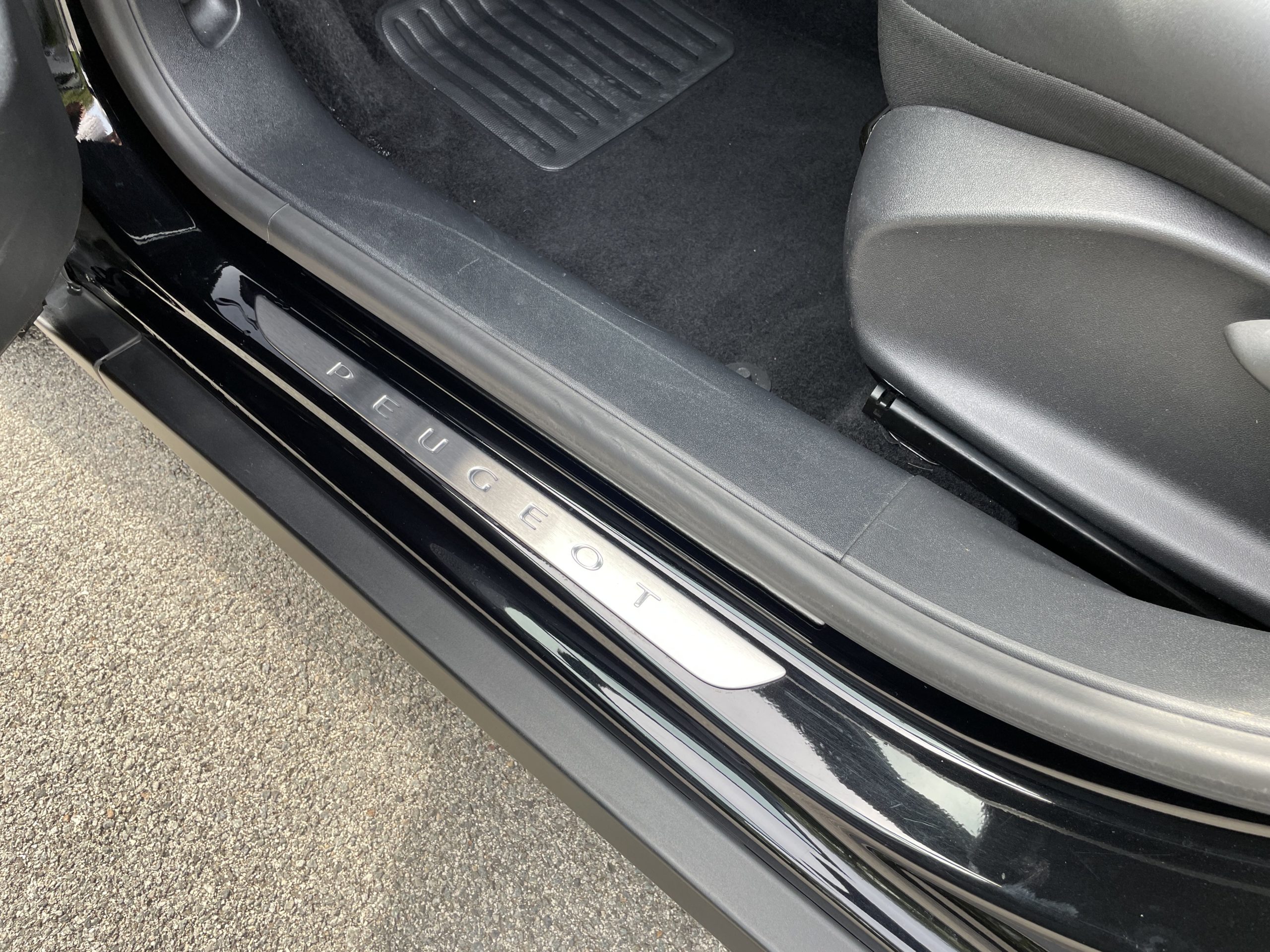 PEUGEOT 2008 GT LINE 110 PURETECH EAT6 – Image 21