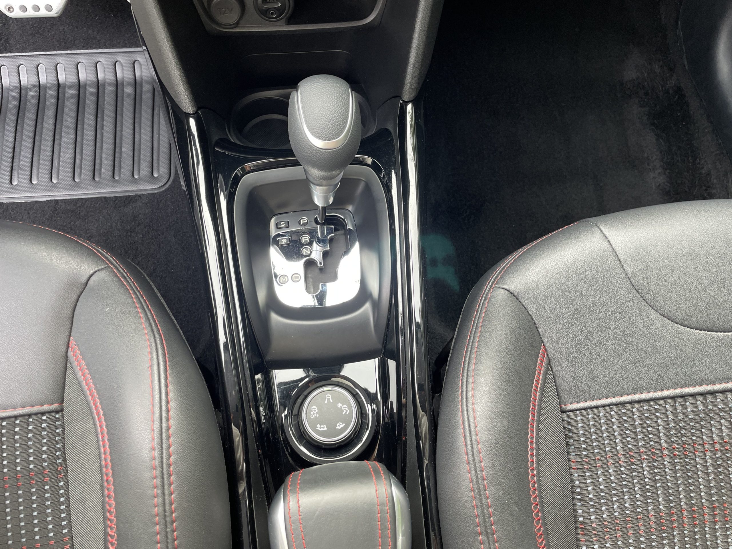 PEUGEOT 2008 GT LINE 110 PURETECH EAT6 – Image 25